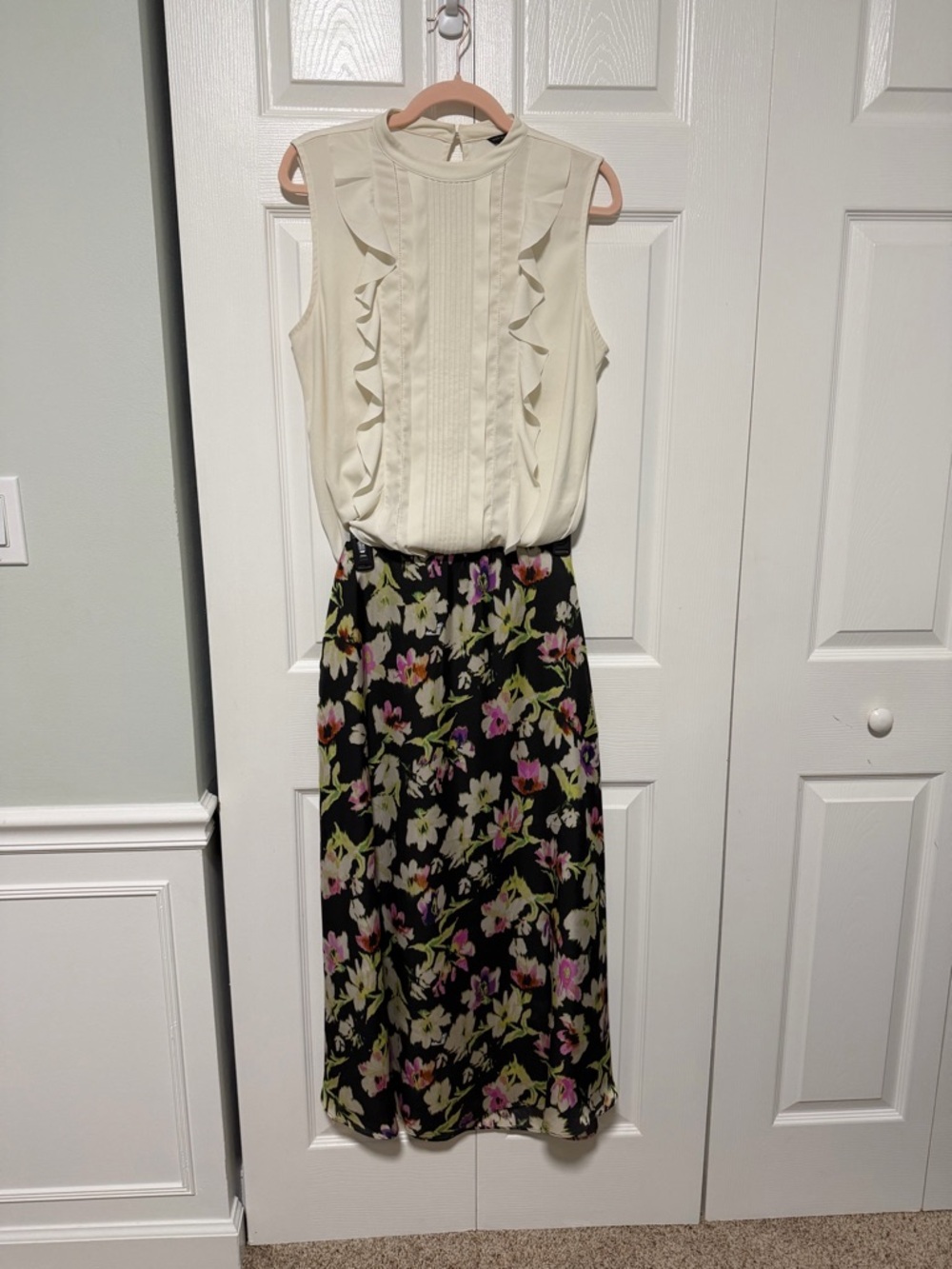 Perfect Summer Feminine Go Anywhere Pretty Outfit Size Medium